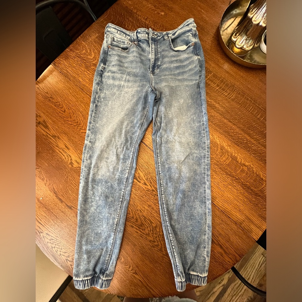 American Eagle Mom Joggers. Size 12 Long. Cozy Denim.
